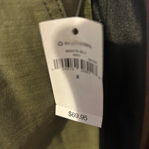 Gap olive cargo style pants. - Picture 4 of 5
